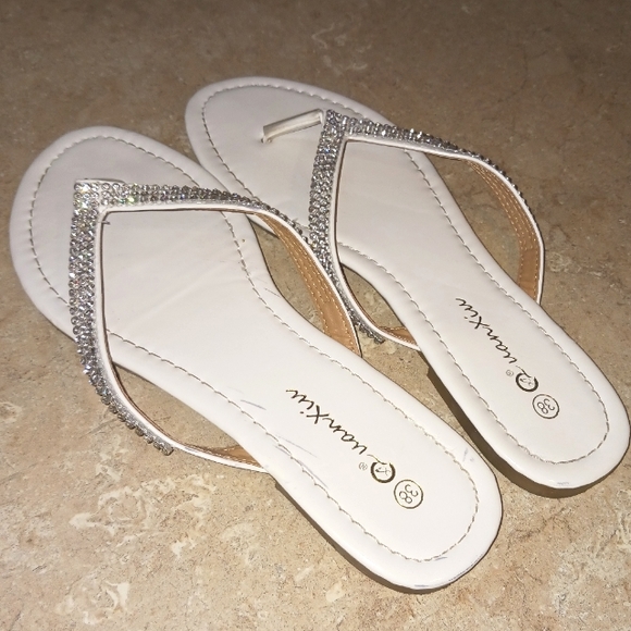 Cute Bling Silver Rhinestone Flip Flop Sandals - Picture 3 of 6
